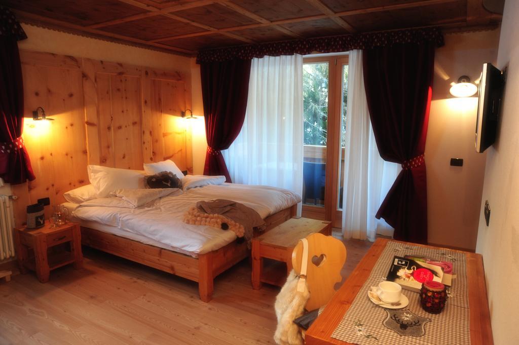 Chalet Alpenrose Bio Wellness Naturhotel Cogolo Eksteriør billede